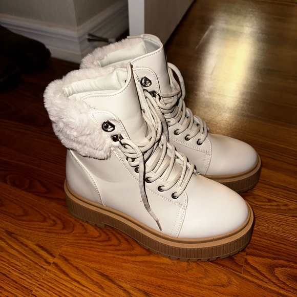 Boots - Picture 4 of 9